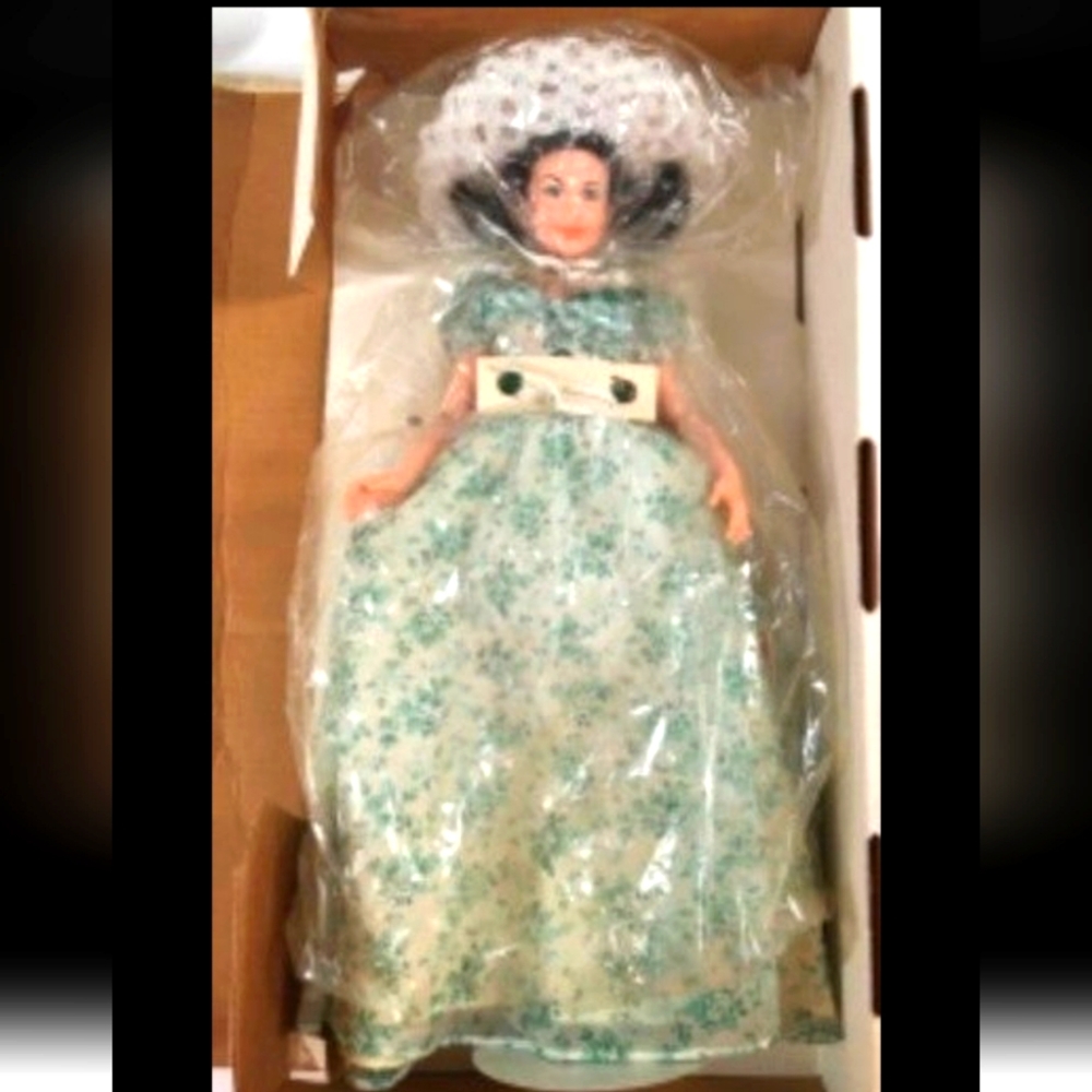 NIB 19" GONE WITH THE WIND SCARLETT WORLD DOLL Scarlett BBQ Dress doll
